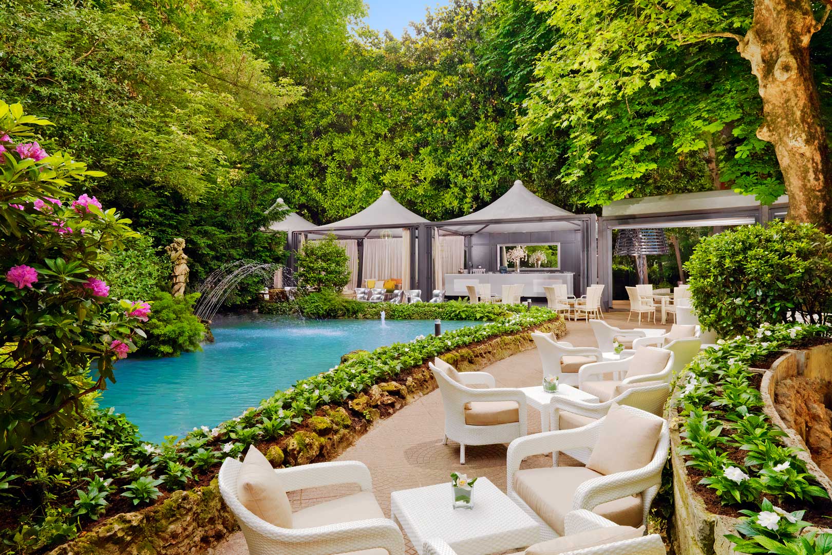 Peaceful Garden Setting